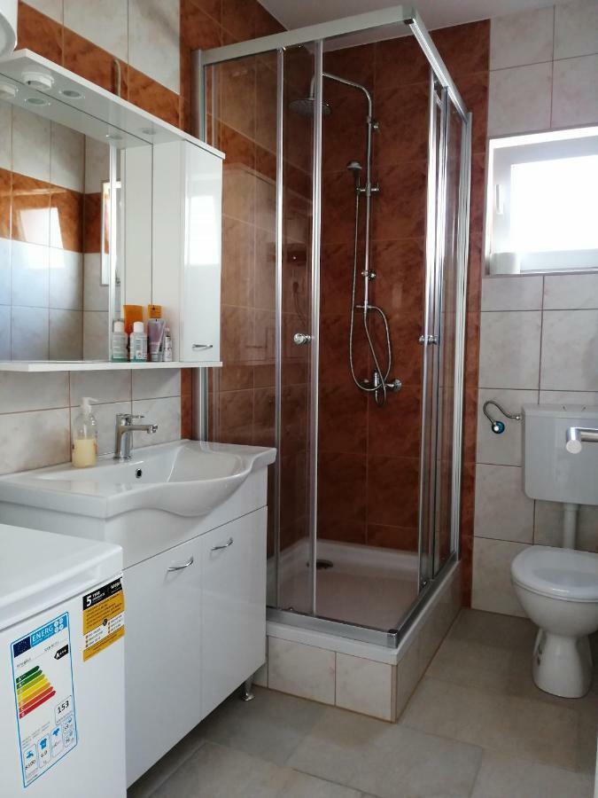 Kuca Za Odmor Postonjski Maslenica Ngoại thất bức ảnh