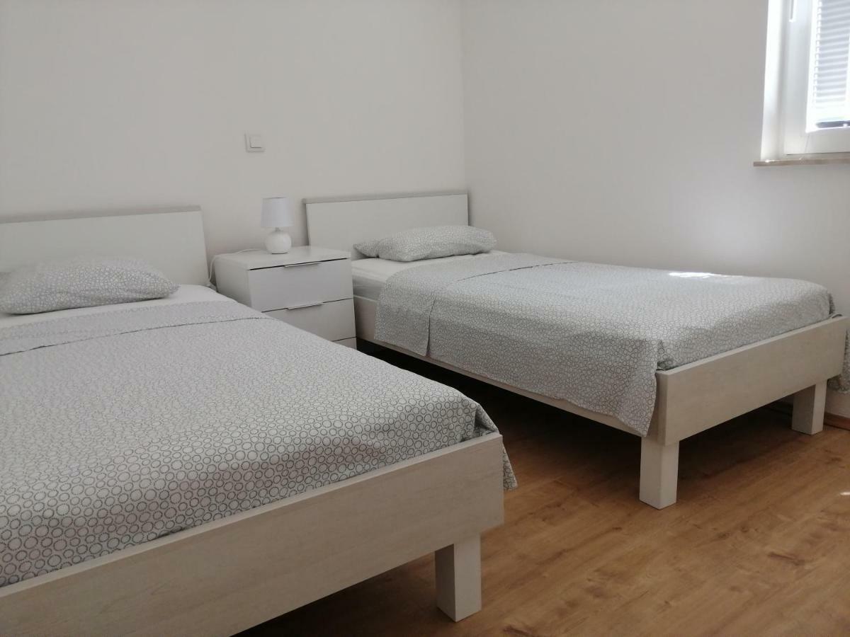 Kuca Za Odmor Postonjski Maslenica Ngoại thất bức ảnh