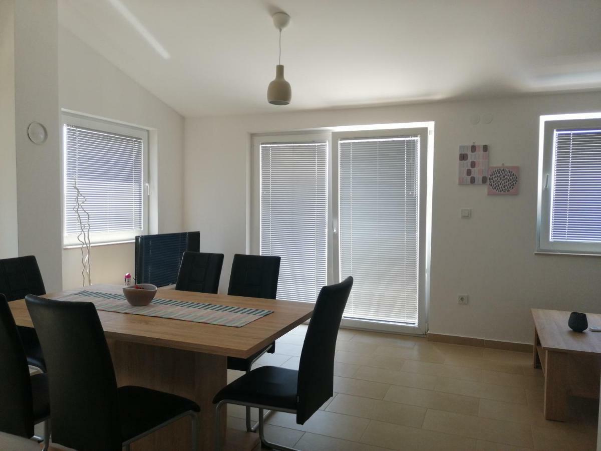 Kuca Za Odmor Postonjski Maslenica Ngoại thất bức ảnh